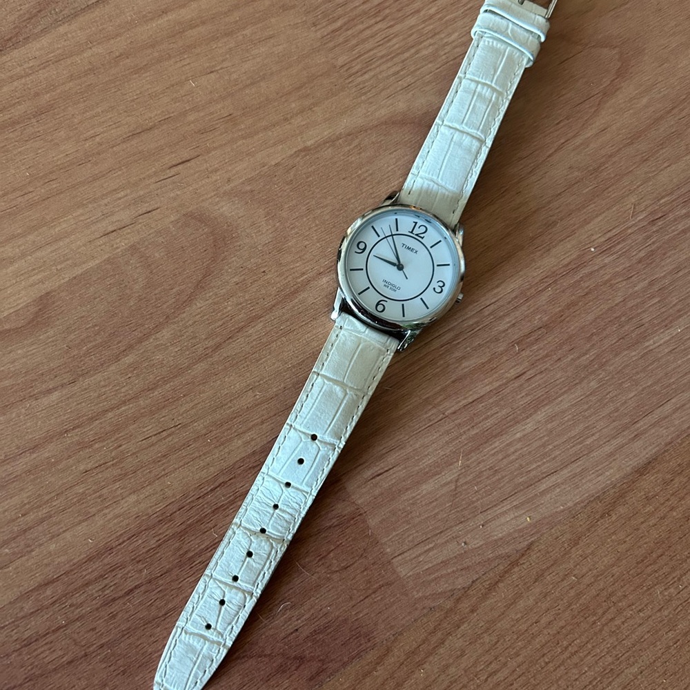 Timex Indiglo WR 30M Silver Tone Case Quartz Analog Watch